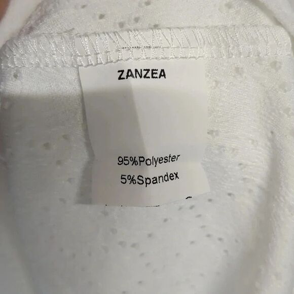 Women's Eyelet Lace Sleeveless Tank Top Blouse Flowy Cottagecore Size Lg NWT - Picture 3 of 7